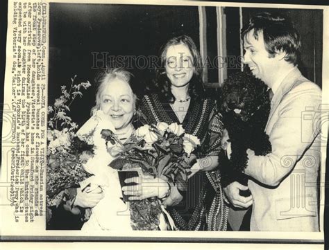 1976 Zoya Fyodorova With Victoria And Frederick Pouy And Sailor In Ct