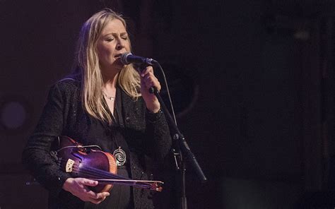 String Sisters — Qanda Mairéad Ní Mhaonaigh