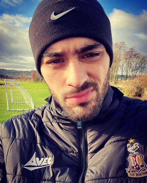 Zayn Malik Drives Fans Wild With Moody Selfie Back Up North After Becoming An Uncle Mirror
