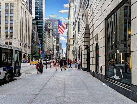 Nyc Fifth Avenue Stock Photos Pictures And Royalty Free Images Istock