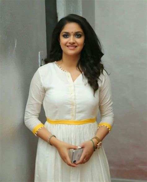 Keerthi Suresh HD Photos Pic For Whatsapp Dp 2021 Photo Images