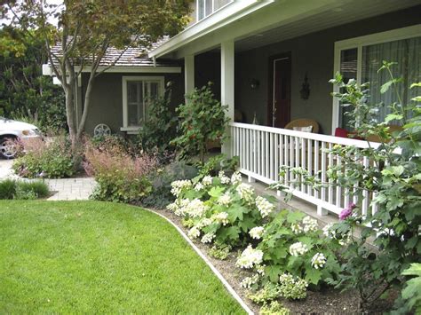 Hopefully, you will get useful insight to enhance the look of your front house by implementing foundation planting. Landscaping Ideas For Front Yard Of A Mobile Home | Porch landscaping, Farmhouse landscaping ...