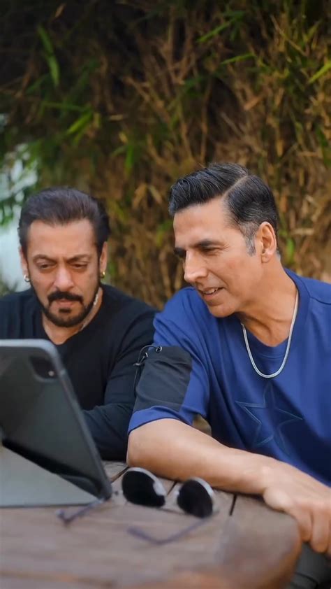 Salman Khan And Akshay Kumar Shake A Leg On Main Khiladi Song From Selfiee Watch Salman