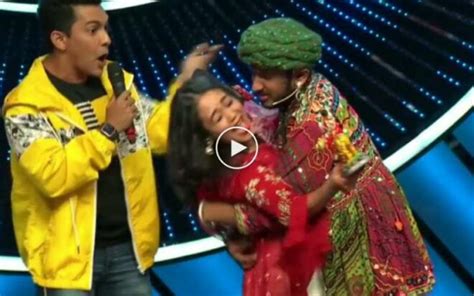 Indian Idol Neha Kakkar Forcibly Kissed By Contestant