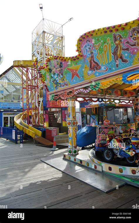Blackpool Pier Funfair Rides Stock Photo Alamy