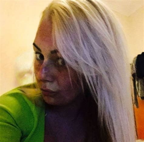 This Woman Fled Her House After Seeing A Ghost In Her Selfie Sick Chirpse