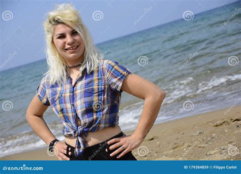 outdoor beach webcam blonde porno photo