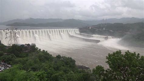 .mevsim normallerinin üzerinde seyretmesi ve yağışsız geçen ayların ardından barajlardaki doluluk oranı yüzde 38.79'a. "Barajların doluluk oranları ortalama seviyede"