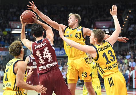 Bbl Finale Alba Berlin Gewinnt Erstes Finale Beim Fc Bayern M Nchen