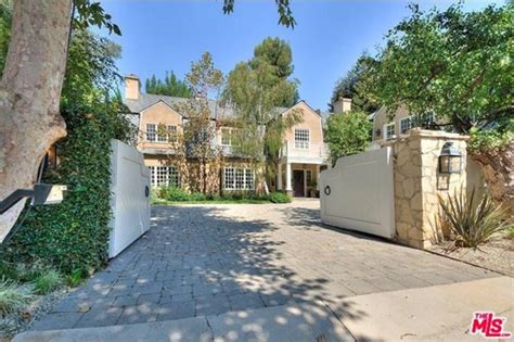 Adele Buys 10m Beverly Hills Mansion With Guardhouse