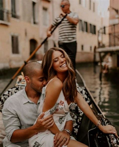 Pin By Alice Watare On Us Couple Shoot Venice Photography Couple Photos