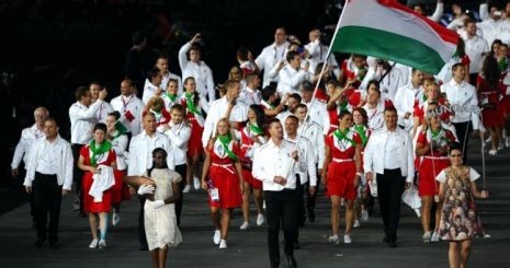 A megnyitó ünnepség pénteken az m4 sporton! A magyar olimpiai formaruha a 9 legjobb között - Starity.hu