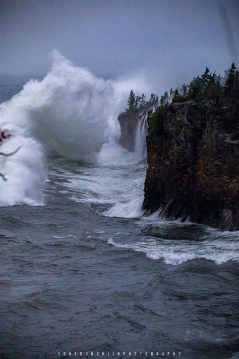 Gales of October | Lake Superior Waves | 2019.10.21 | Tone Coughlin