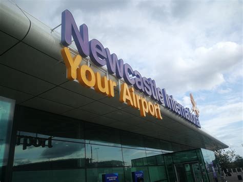 Things to do in newcastle upon tyne, england: Smoking at Newcastle-Upon-Tyne Airport (NCL)