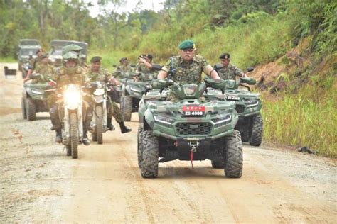 Video Panglima Tentera Darat Pandu Uji All Terrain Vehicle