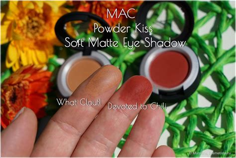 Mac Powder Kiss Soft Matte Eye Shadow выход из зоны комфорта с оттенками What Clout и Devoted