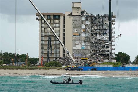 Photos The Surfside Condo Collapse Tragedy Abc News