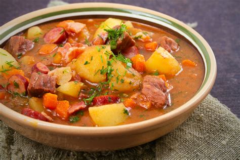 Return the meat to the pan with the garlic, tomatoes, bay leaf and thyme leaves. Instant Pot Spanish Pork Stew - Corrie Cooks