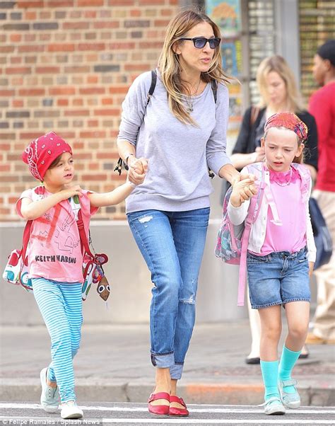 sarah jessica parker takes daughters marion and tabitha out in new york daily mail online