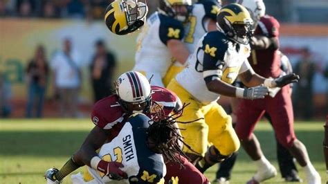 Jadeveon clowney delivered a hit in the outback bowl against michigan running back vincent smith so violent that it caused the entire state of michigan to dissolve from existence. USC Gamecocks football: Jadeveon Clowney not tired of The Hit | The State