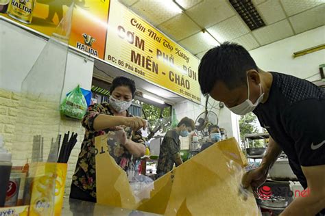 It was first identified in december 2019 in wuhan,. vắc xin phòng dịch Covid- 19 phải vài năm nữa mới về Việt Nam