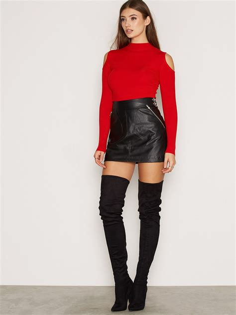 Powerful Ideas How To Wear Black Leather Skirts LadyFashioniser Com