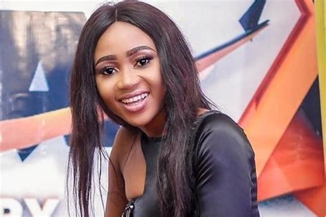 Akuapem Poloo Celebrates With Her Son After Winning Her Th Award