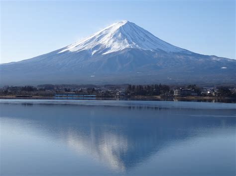 逆さ富士｜スタッフブログ「ふじさん日和」｜富士山の見える温泉旅館。富士山温泉ホテル鐘山苑公式HP