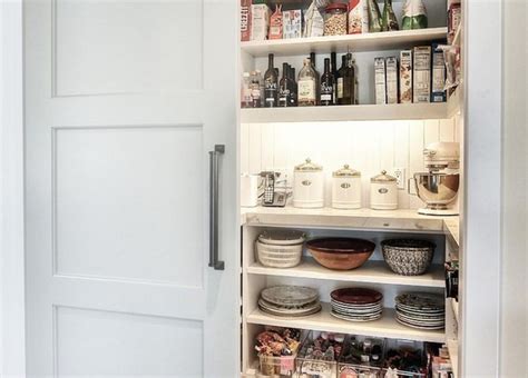 25 Trendy Kitchens That Unleash The Allure Of Sliding Barn Doors Decoist