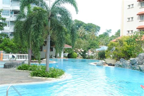 Acala ayu merupakan homestay/resort/hotel di atas tebing dekat pantai di gunung kidul yogyakarta. MELAKA HOMESTAY: Homestay Melaka,condo 4 bilik, swimming ...