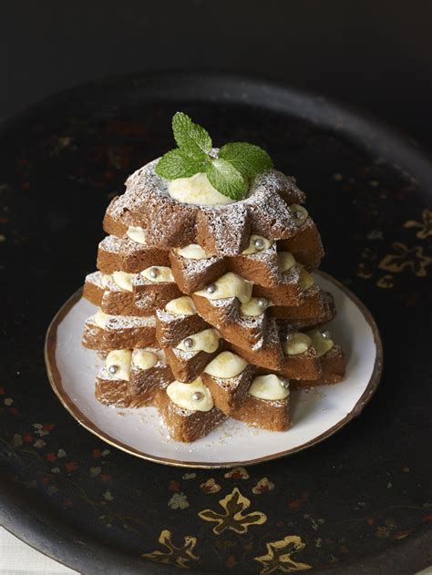 While that recipe makes pretzel christmas trees, for this recipe we make the trunks out of. Pandoro Christmas Tree Cake | ITALY Magazine