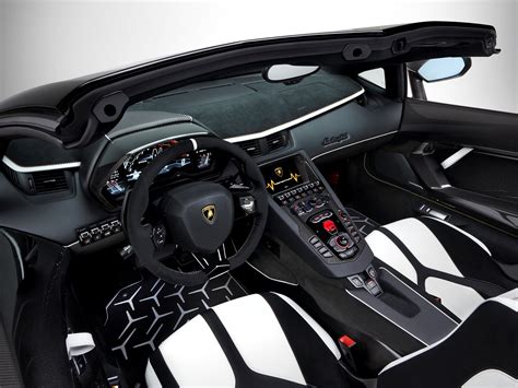 Aventador SVJ Roadster Interior 01