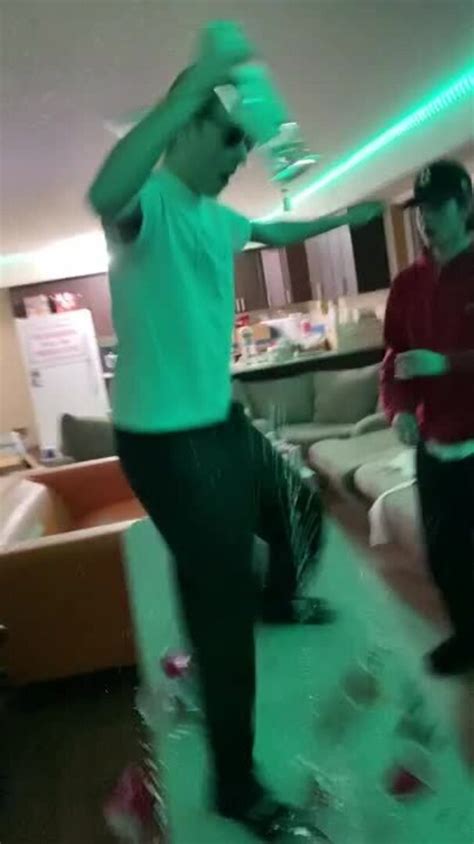 Man Dancing On Table Falls On His Face As Table Breaks Jukin Licensing