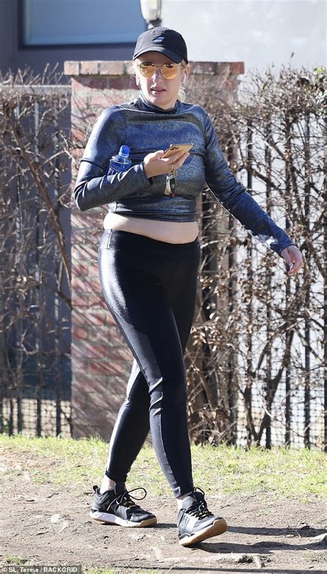 Rebel Wilson Shows Off Her Bare Stomach In A Crop Top And Tight Leggings Fyne Fettle