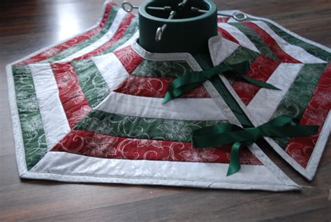 How To Sew A Quilted Christmas Tree Skirt Holidappy