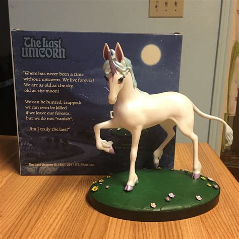 Review Chronicle Collection The Last Unicorn Statue