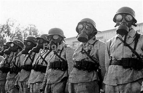 Ww2 Picture Photo German Soldiers With Gas Mask 3114 Ebay