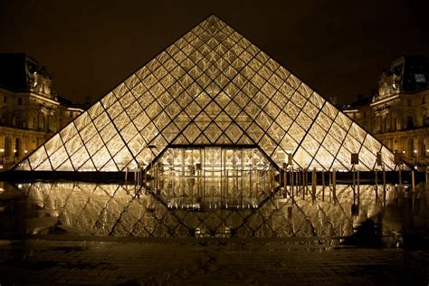 Louvre Pyramid The Gigantic Glass Structure In France The Constructor