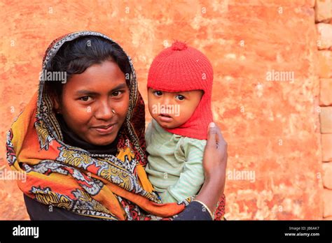 Madre E Hijo Juntos Khulna Bangladesh Fotografía De Stock Alamy