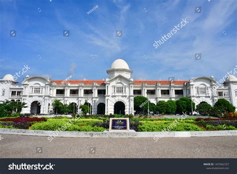 P/e ratio helps us avoid investing in mediocre stocks. Ipoh Perak Malaysia Apr 15 2018 Stock Photo (Edit Now ...