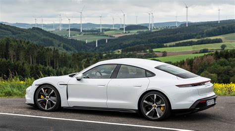 Research the 2021 porsche taycan with our expert reviews and ratings. Porsche Taycan: Hallo Elon, hier Duitsland - AutoScout24
