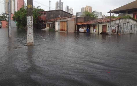 Chuva Provoca Alagamentos Em V Rios Pontos De Bel M Fotos Em Par G