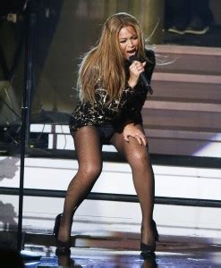 Beyonce Upskirt Stevie Wonder Tribute Performance UpskirtSTARS