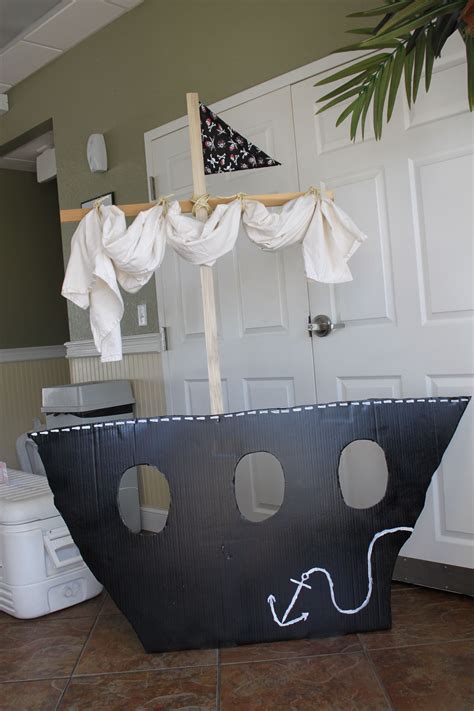 These mini ships are a faster project than the diy pirate party hat via paris bourke. Homemade pirate ship | Holiday ideas!! | Pinterest