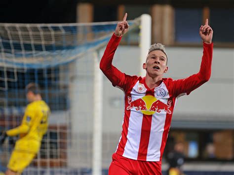 Österreich tabellenführer red bull salzburg gibt die vertragsverlängerung mit nachwuchskicker david affengruber bekannt. Red Bull Salzburg verlängert mit Stürmer-Youngster ...
