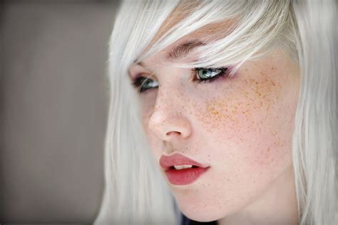 Blonde Eyes Women Freckles Devon Jade Platinum Blonde Juicy Lips