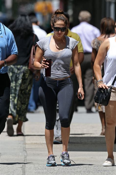 Jennifer Lopez In Leggings Hrading To A Gym In New York 07142015
