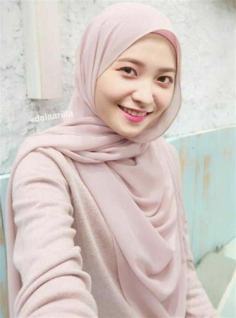 10 Editan Foto Idola Kpop Saat Kenakan Hijab Ini Bikin Kamu Terpesona