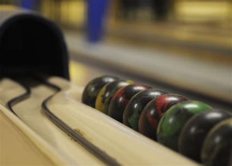 20 Years After Loss Of Tv Show Candlepin Bowling Goes Online To Reach