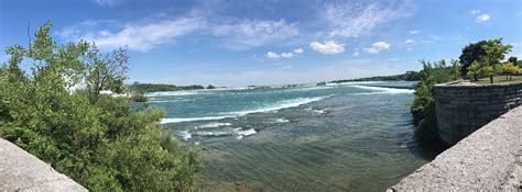 A lake, lake ontario, between ontario province and new york state. Niagara Falls Ontario - Travel in Ontario